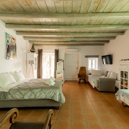 Honey Bee House Apartmán *