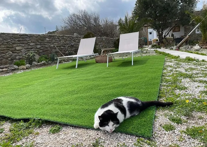 Honey Bee House * Mykonos Town