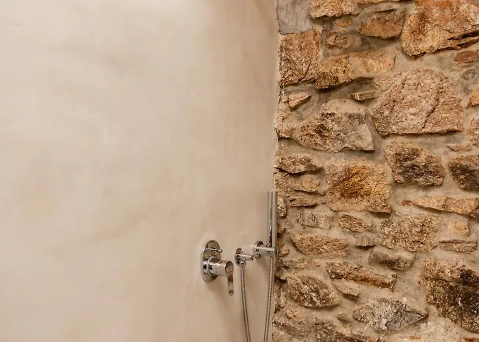 Honey Bee House Apartment *