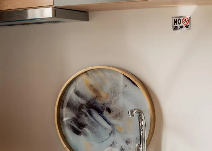 Honey Bee House Apartment