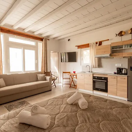 Daire Honey Bee House *