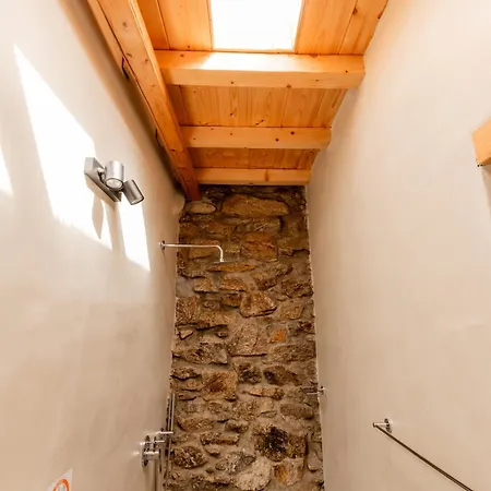 Honey Bee House Daire *