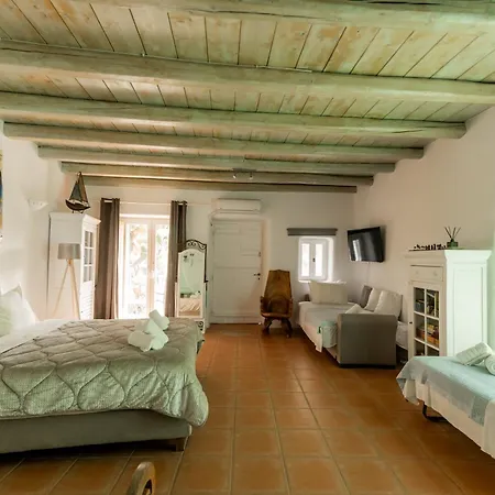 Honey Bee House * Mykonos Town