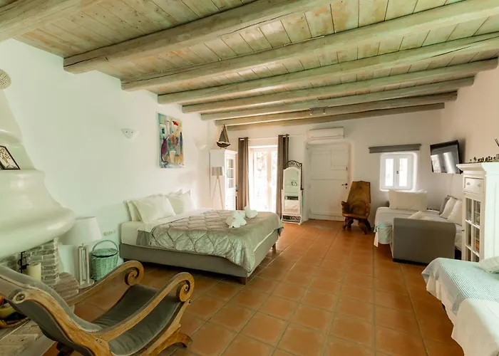 Honey Bee House * Mykonos Town